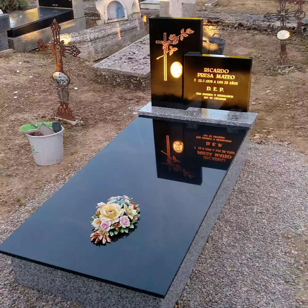 Arte Funerario - Tumbas - Mármoles Tofé - La Rioja
