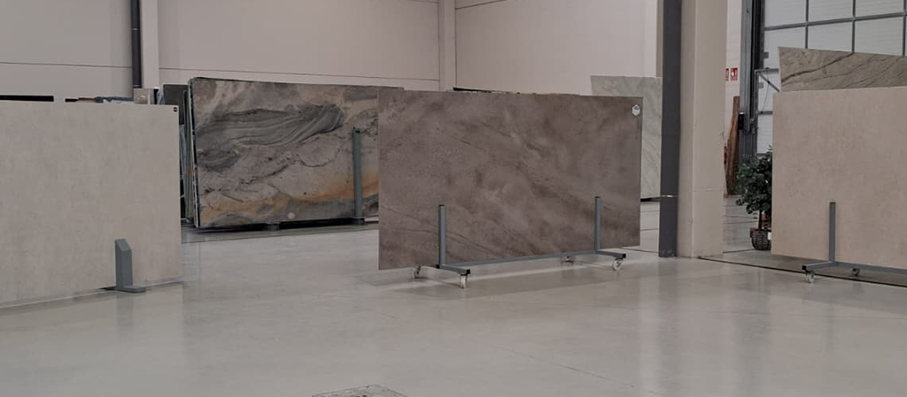 Presentación de encimeras de porcelánico Inalco en Grupo Mármol Rioja en Logroño